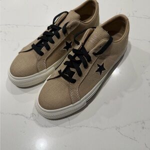 Converse Women’s Beige/Tan Sneakers